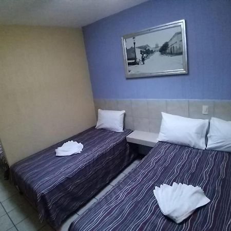 Hotel Aguila Гвадалахара Экстерьер фото