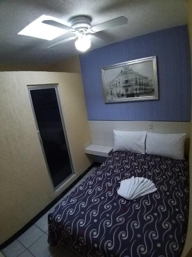 Hotel Aguila Гвадалахара Экстерьер фото