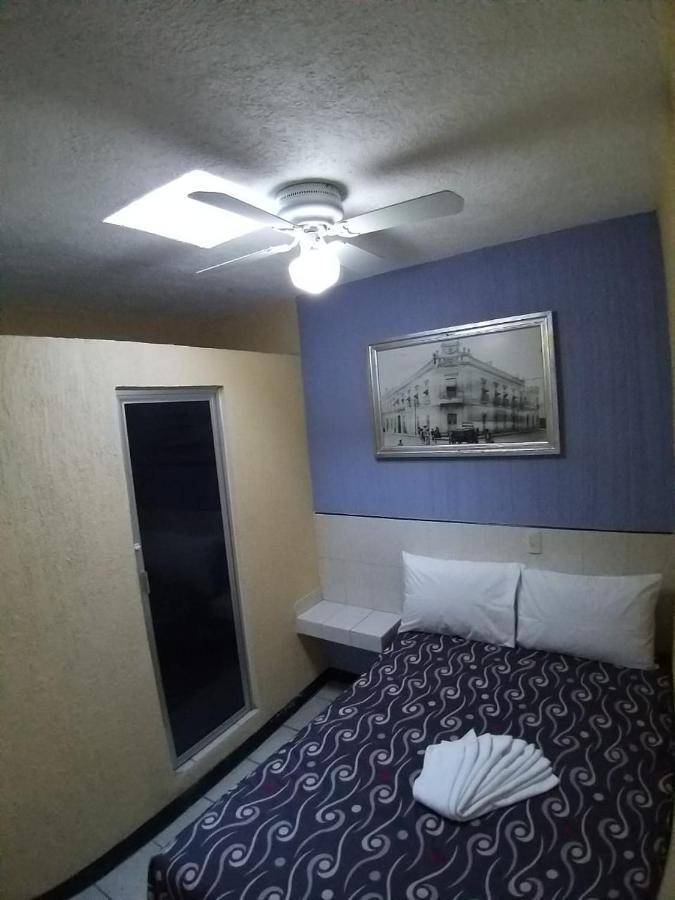 Hotel Aguila Гвадалахара Экстерьер фото